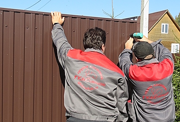 Заборы из профнастила